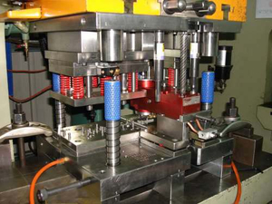 In Progressive Die Tapping Machine